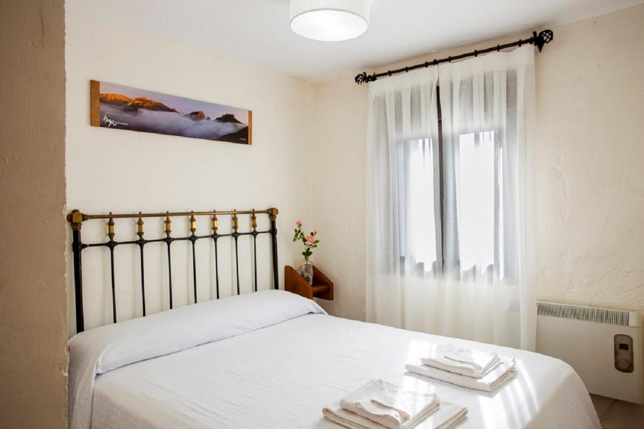 Apartamentos Casa Samper Santa Eulalia de Gállego Cameră foto